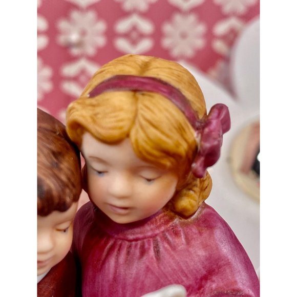 Avon Be My Valentine figurine, by Jessie Wilcox Smith collection, so cute - Picture 16 of 17
